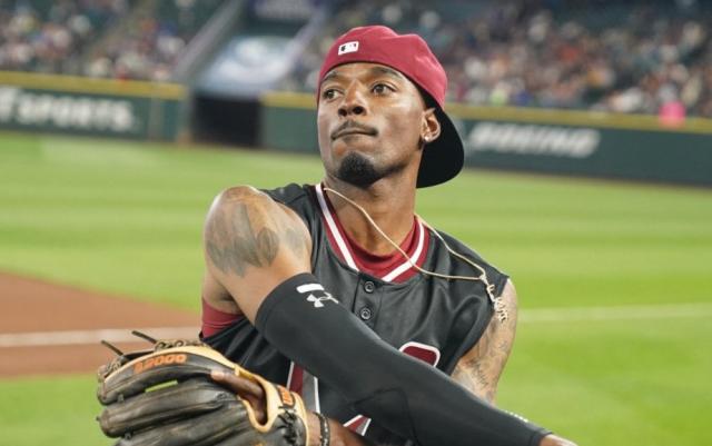 Dee Gordon went for the full Ken Griffey Jr. look during the Mariners' Turn  Ahead the Clock Night