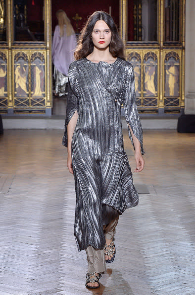 A model at the Sharon Wauchob September 2017 runway show in London. (Photo: Getty Images)