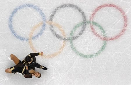 Figure Skating - Pyeongchang 2018 Winter Olympics - Ice Dance free dance competition final - Gangneung, South Korea - February 20, 2018 - Alisa Agafonova and Alper Ucar of Turkey perform. REUTERS/Phil Noble