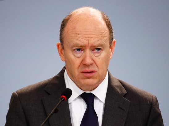 Deutsche Bank Chief Executive John Cryan addresses a news conference in Frankfurt, Germany, January 28, 2016. REUTERS/Kai Pfaffenbach 