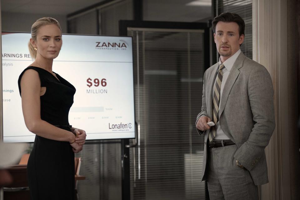 Pain Hustlers - (L to R) Emily Blunt as Liza and Chris Evans as Brenner in Pain Hustlers. Cr. Brian Douglas/Netflix Â© 2023.