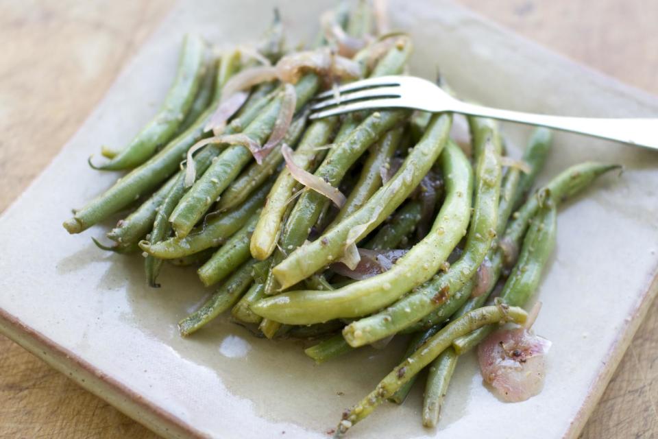 This July 15, 2013 photo shows fast-pickled green beans in Concord, N.H. (AP Photo/Matthew Mead)