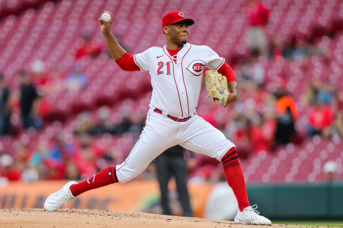 Johnny Cueto first Reds pitcher since 1988 to win 20