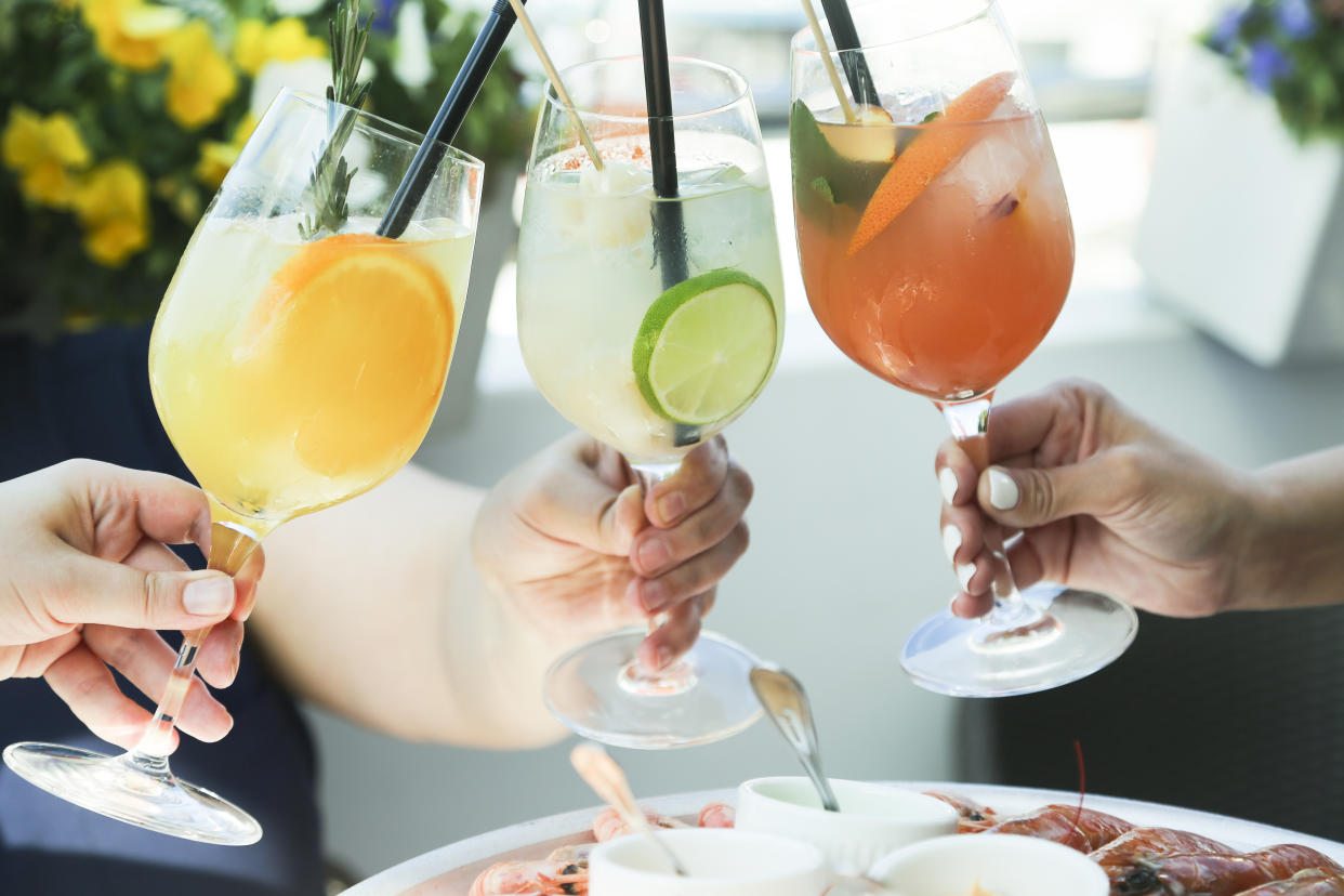 Es inimaginable la variedad de cocteles que se pueden combinar con un vodka/Getty Images.