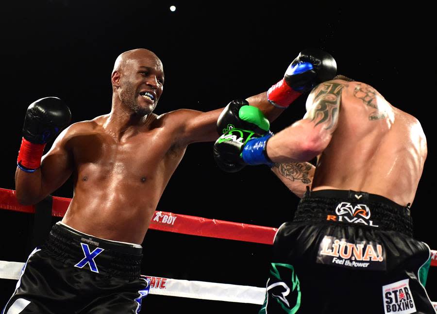 BERNARD HOPKINS (l.): Konnte als erster Boxer alle vier anerkannten WM-Titel einer Gewichtsklasse vereinigen, wurde mit 46 und später 48 Jahren zweimal ältester Boxweltmeister der Geschichte. Verteidigte seinen Titel im Mittelgewicht von 1995 bis 2005 20-mal in Folge