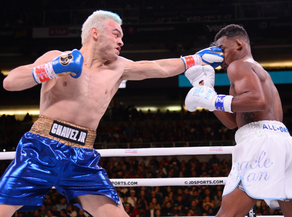 Julio César Chávez Jr. enfrenta a Daniel Jacobs en diciembre de 2019. El norteamericano había peleado seis meses atrás con Saúl Álvarez. (Joe Camporeale-USA TODAY Sports)