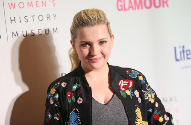 Abigail Breslin spotted wearing a full body brace on Scream Queens