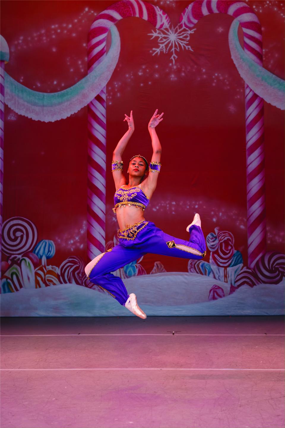 JaLayah Samples as Arabian in Alabama River Region Ballet's "The Nutcracker"