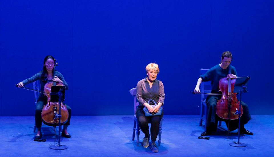 Lucy Schuafer and cellists in The Blue Woman, at the Linbury Theatre - Alastair Muir