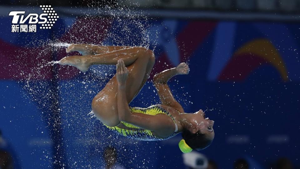 花樣游泳選手不斷創新動作難度，騰空翻轉也成為主流技巧。（圖／達志影像美聯社）