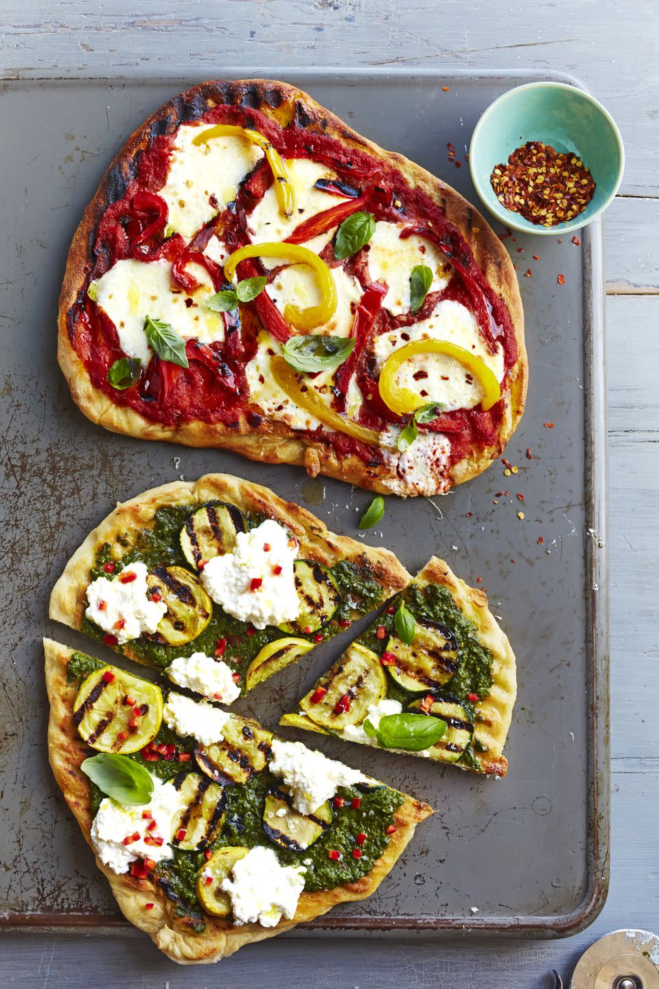 Grilled Green and White Pizza