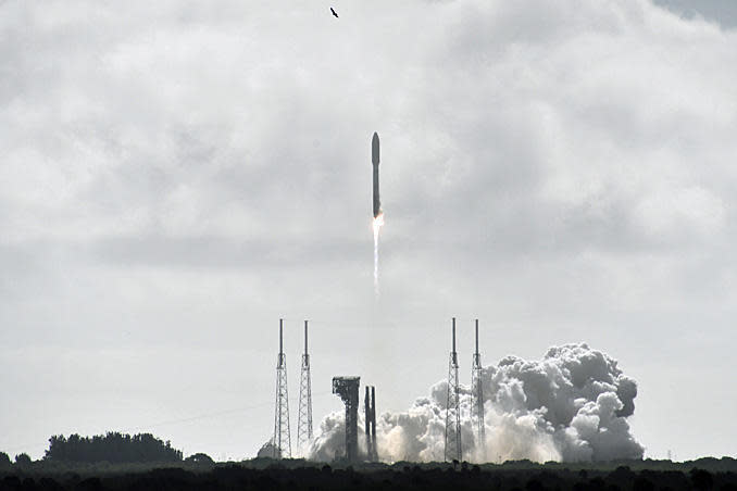 A United Launch Alliance Atlas 5 rocket climbs away from pad 41 at the Cape Canaveral Air Force Station early Sunday, boosting an Air Force X-37B spaceplane toward orbit for a secret mission. / Credit: William Harwood/CBS News