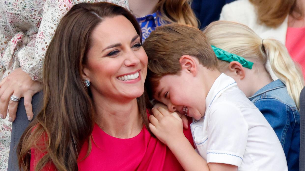  Kate Middleton and Prince Louis attend the Platinum Pageant on The Mall on June 5, 2022. 