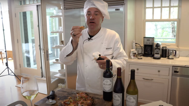 Kevin O'Leary eating pizza