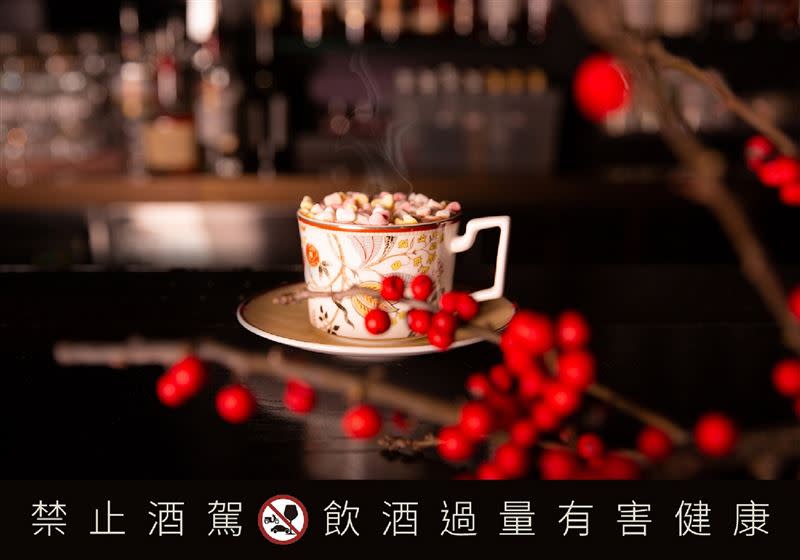 台北萬豪INGE'S Bar & Grill，節慶限定熱調酒「花好月圓」450元+10%。（圖／旅宿業者提供）