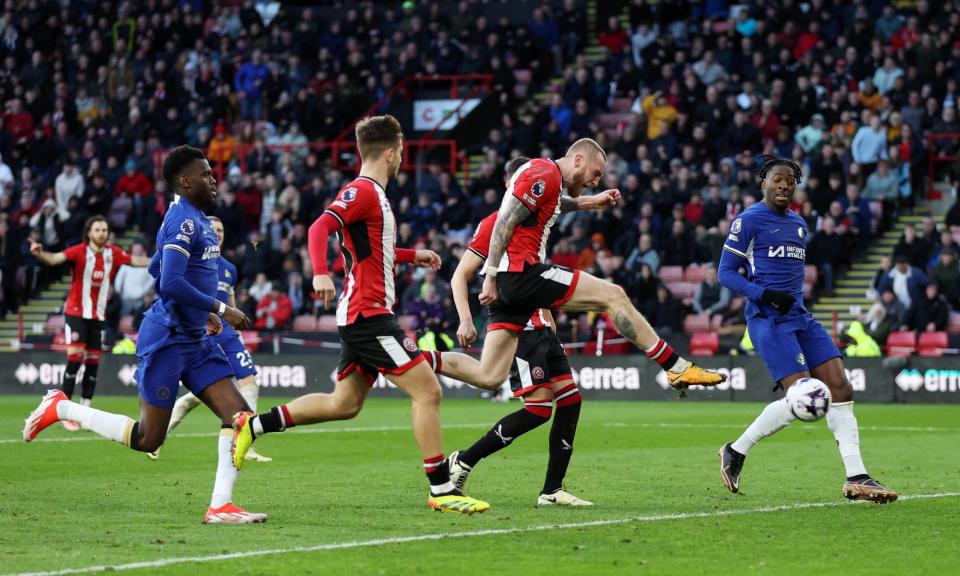 <span>Oli McBurnie scores Sheffield United’s late equaliser in their 2-2 draw against Chelsea.</span><span>Photograph: George Wood/Getty Images</span>