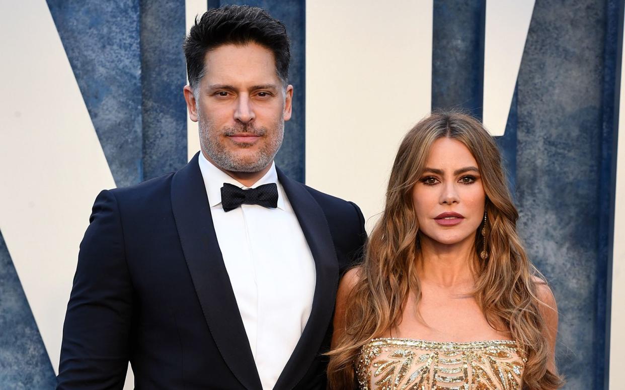 Angespannte Mienen gab es bei Sofía Vergara und Joe Manganiello schon bei der Oscar-Party von "Vanity Fair" im März. Jetzt weiß man auch warum: Sie lassen sich scheiden. (Bild: 2023 Getty Images/Jon Kopaloff)