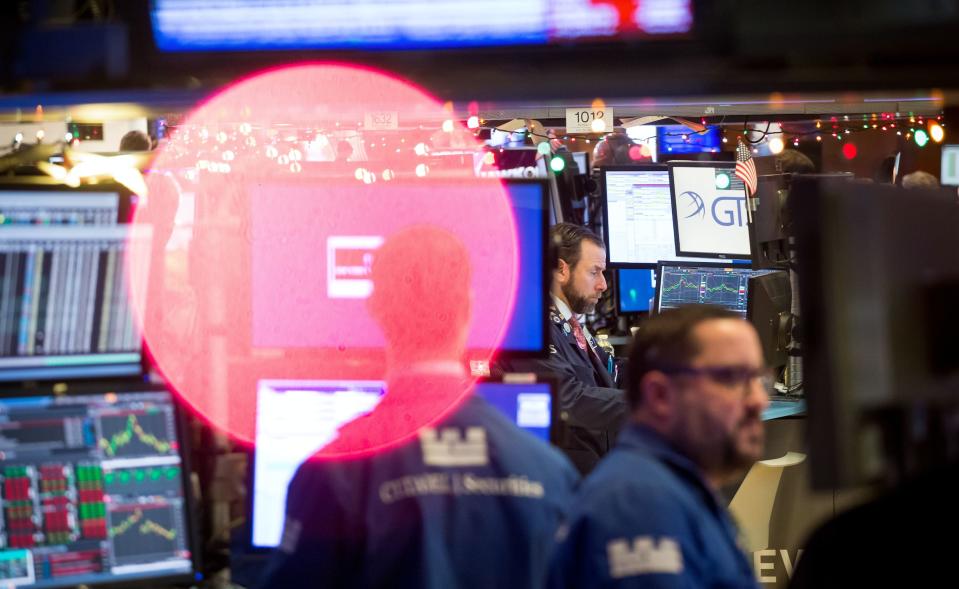 Traders work on the floor of the New York Stock Exchange (NYSE) in New York, U.S., on Monday, Dec. 10, 2018. (Photo: Michael Nagle/Bloomberg via Getty Images)