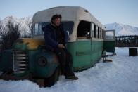 Am Ende steht ein eiskalter Tod in Alaska: Sean Penns Regiearbeit "Into the Wild" führte einen jungen Amerikaner auf einem verrückten Roadtrip bis ans äußerste Ende der USA. (Bild: Tobis)