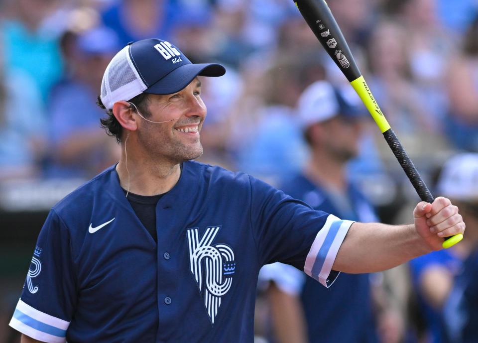 <p>Paul Rudd steps right up on June 24 during the Big Slick celebrity softball game to benefit the Cancer Center at Children's Mercy Hospital in Kansas City. </p>