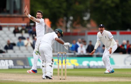 Britain Cricket - England v Pakistan - Second Test - Emirates Old Trafford - 25/7/16 England's celebrates taking the wicket of Pakistan's Asad Shafiq Action Images via Reuters / Jason Cairnduff Livepic