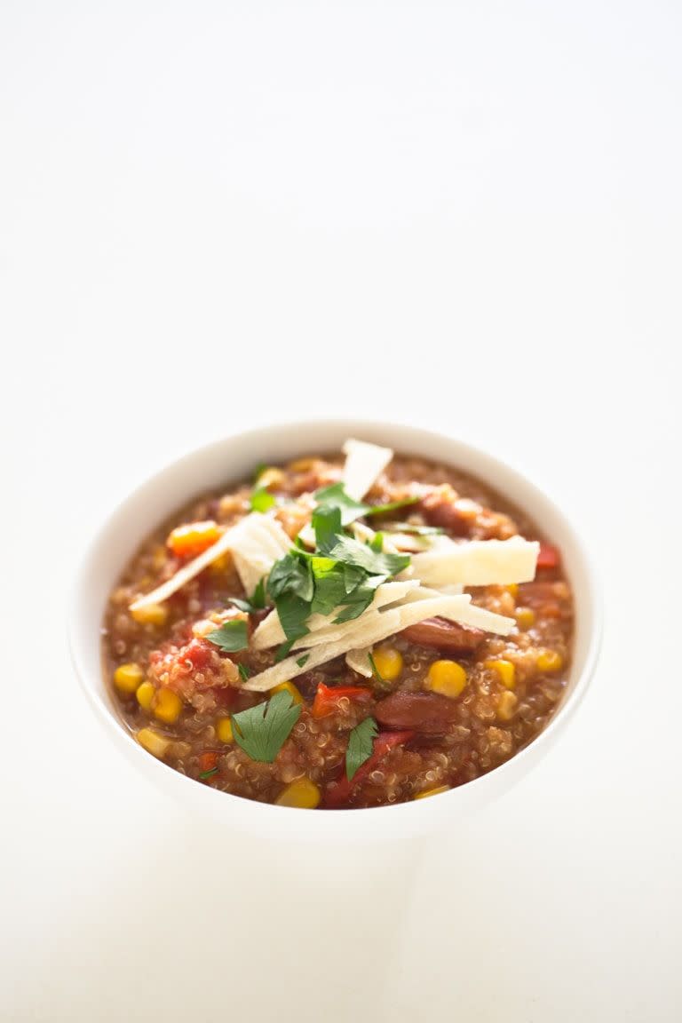 20) Slow Cooker Vegan Quinoa Chili