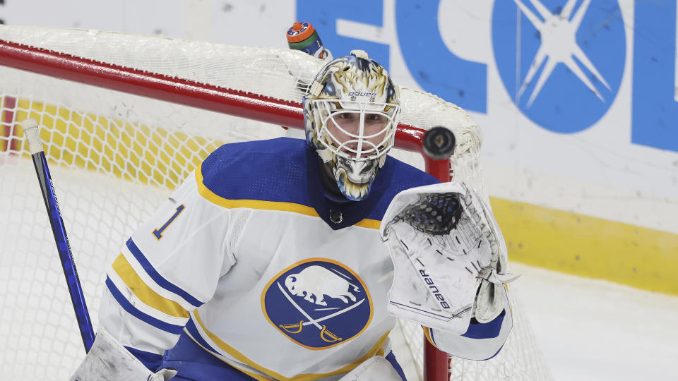 Buffalo Sabres goaltender Ukko-Pekka Luukkonen (1) 