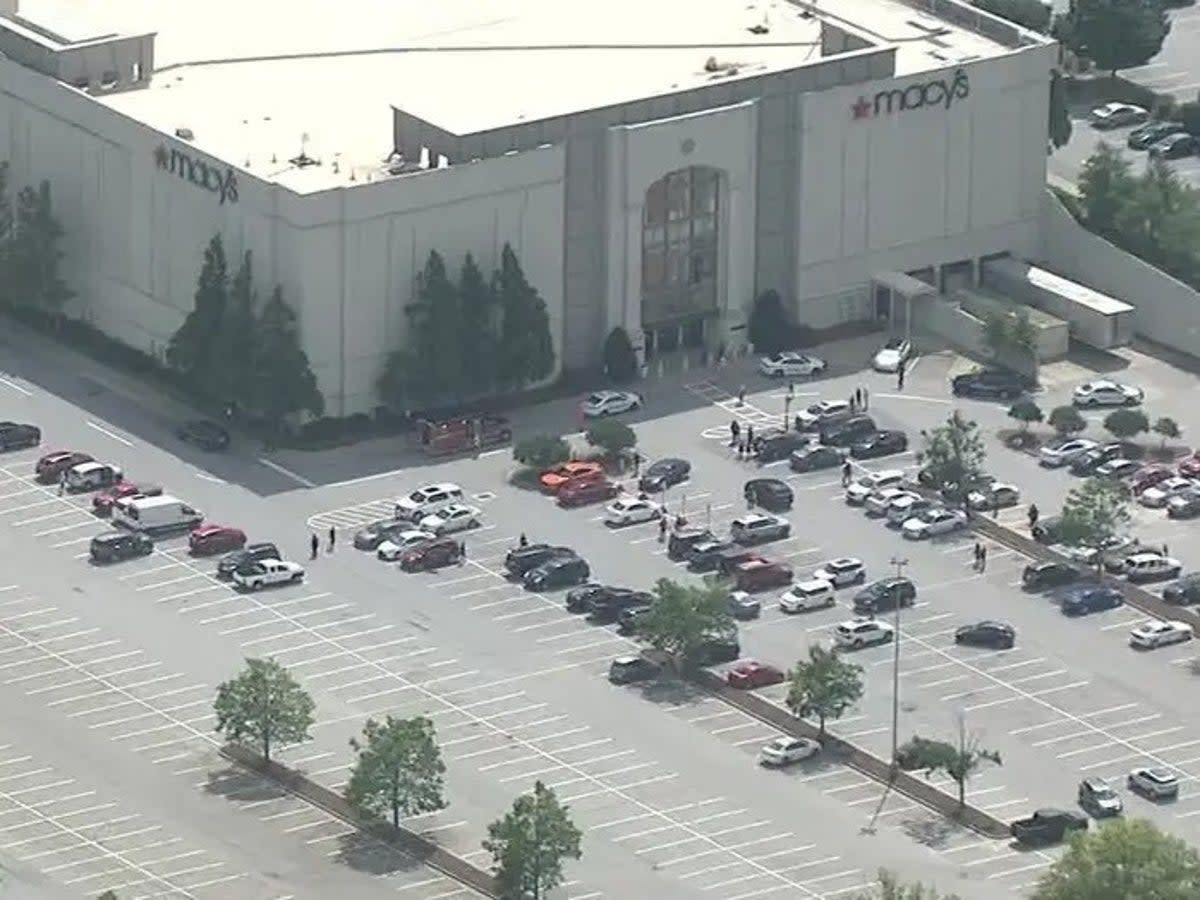 Police in Gwinnett County, Georgia, shot a mall robbery suspect who allegedly stabbed Macy’s employee (FOX5)