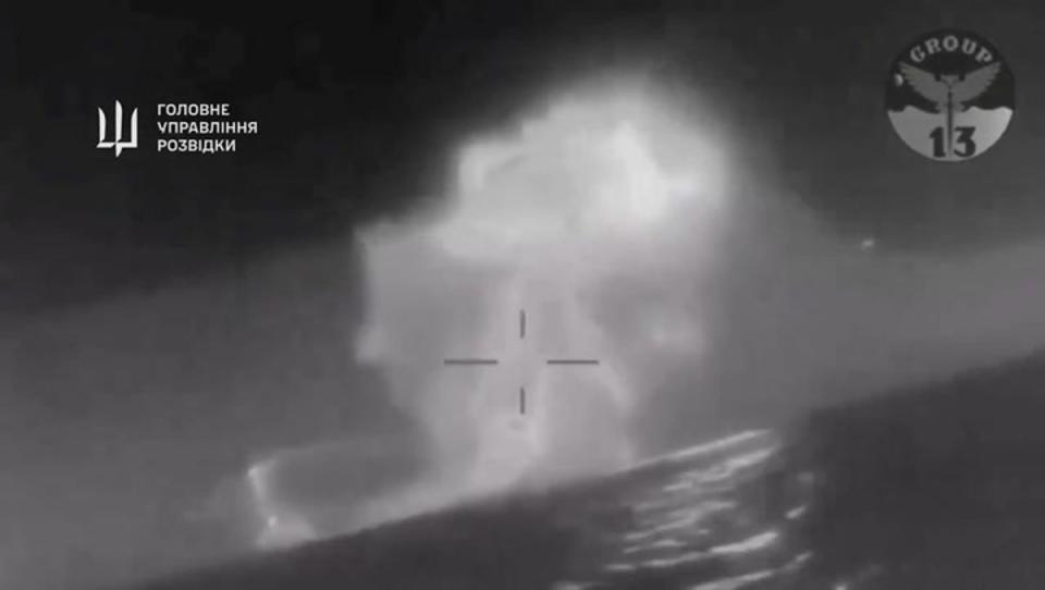 Ukrainian forces destroy large Russian landing ship in Black Sea (Ukrainian Armed Forces)