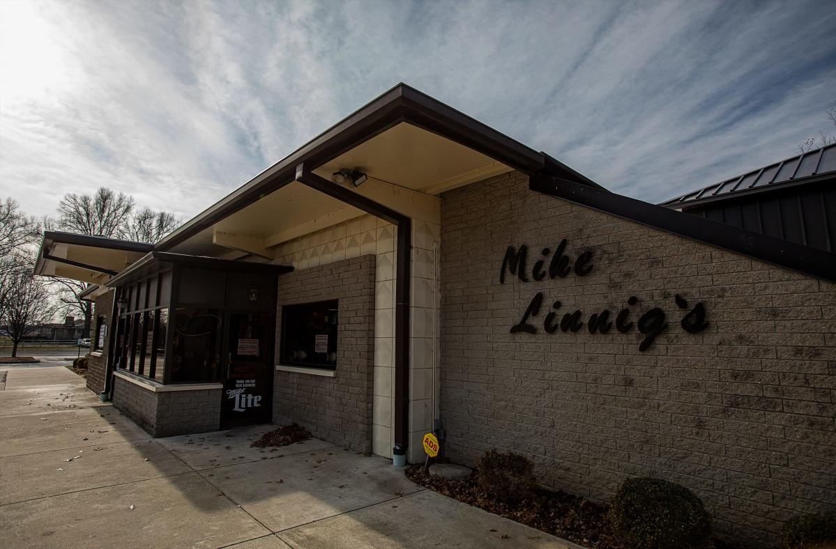 Mike Linnig's Restaurant is opening for its 99th season. Here's when