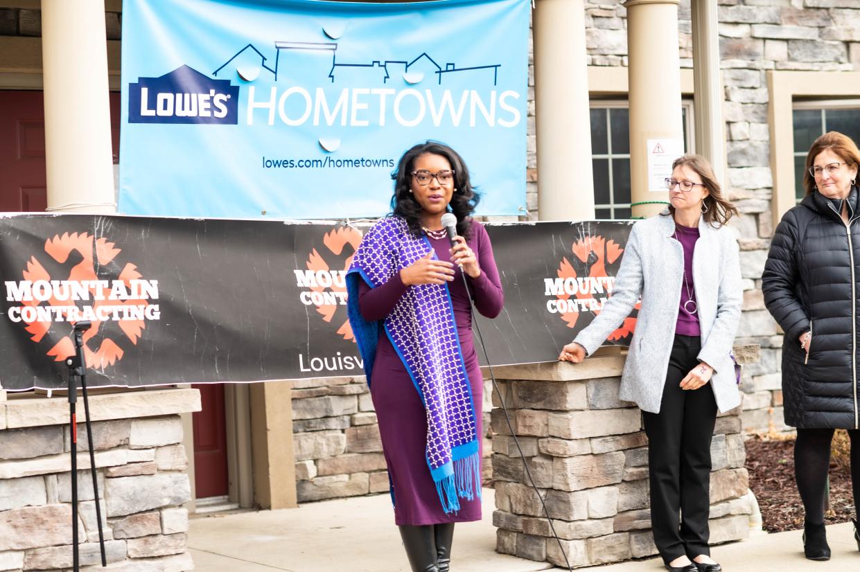 U.S. Rep. Emilia Sykes, D-13, presented the Domestic Violence Shelter with a Congressional citation for its community service.