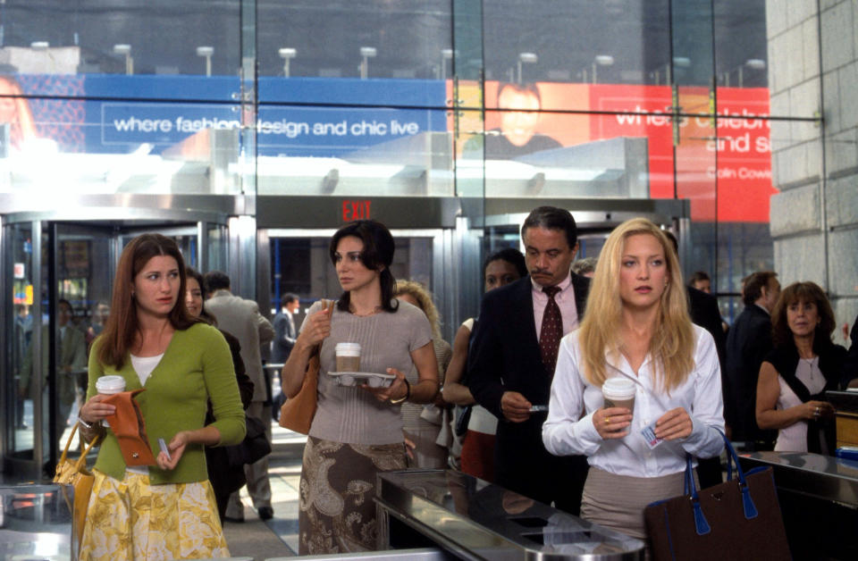 Kathryn Hahn, Annie Parisse, Kate Hudson in HOW TO LOSE A GUY IN 10 DAYS