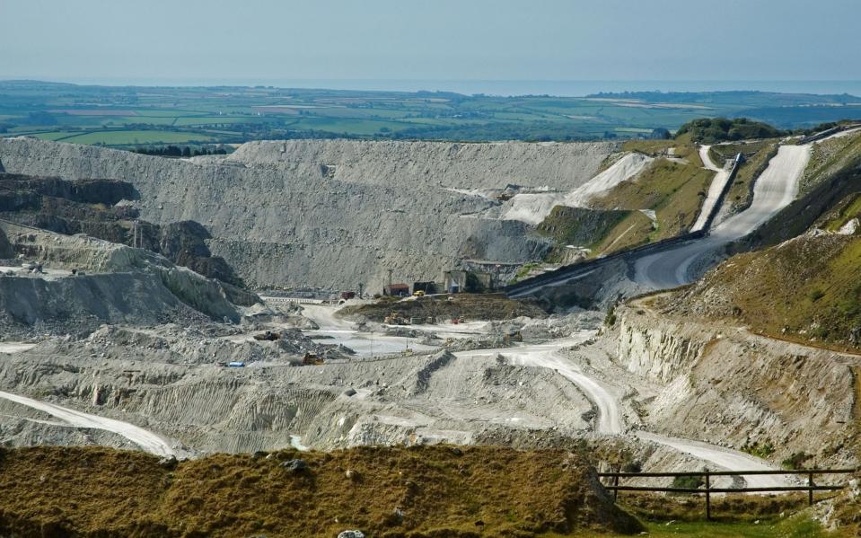 lithuim mine in cornwall uk