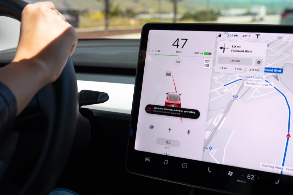 While Tesla continues to tout the benefits of its Autopilot driving assist andinsist that true self-driving capability is close to release, its latestupdates work even when Autopilot isn't on