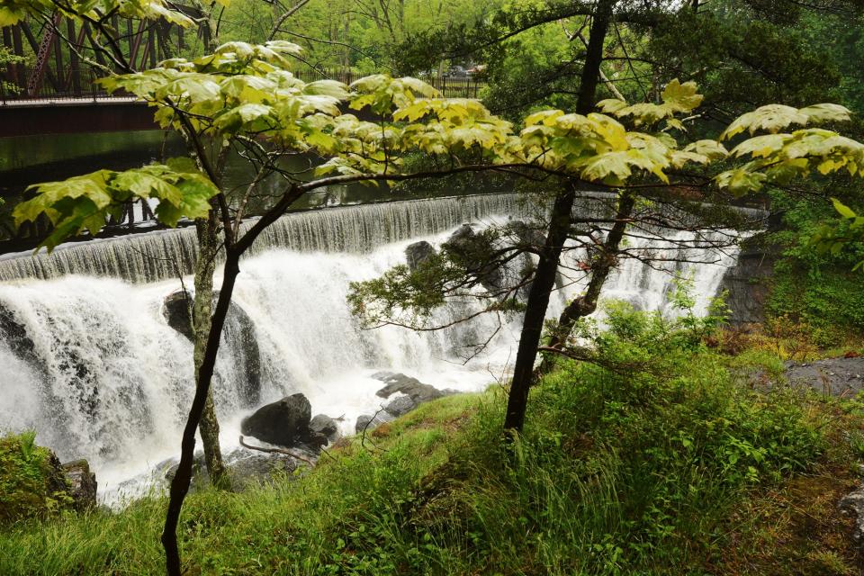 The Norwich Heritage Trail leads to Yantic Falls in Norwich.