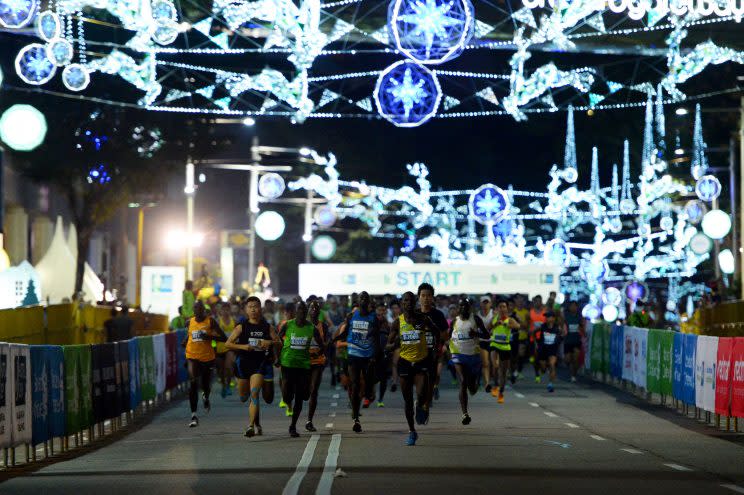 Participants in Sunday's (4 December) Standard Chartered Marathon Singapore 2016. (PHOTO: Ironman Asia)