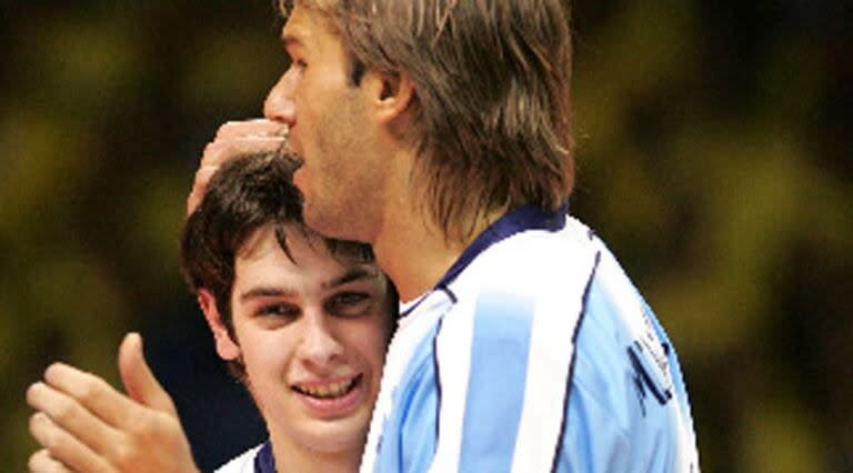 De Cecco debutó en la selección en 2006 y fue compañero de un ídolo del vóleibol nacional como Marcos Milinkovic