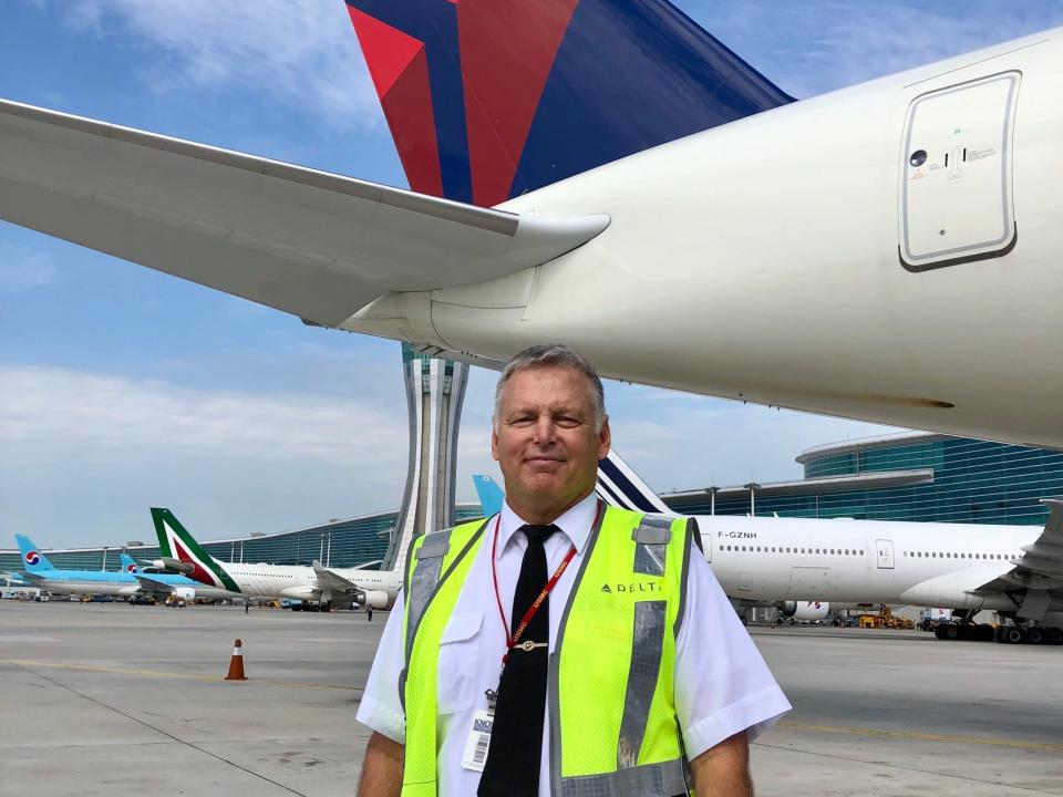 Mark Stephens, ein pensionierter Delta Air Lines-Pilot, flog rund 30 Jahre lang für die Fluggesellschaft und beendete seine Karriere als Kapitän eines Airbus A350. - Copyright: Mit freundlicher Genehmigung von Mark Stephens