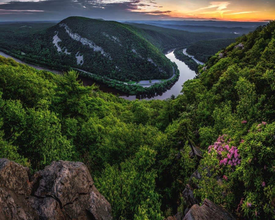 Delaware River cuts through a large ridge of the Appalachian Mountains creating the Deleware Water Gap. New Jersey / Pennsylvania