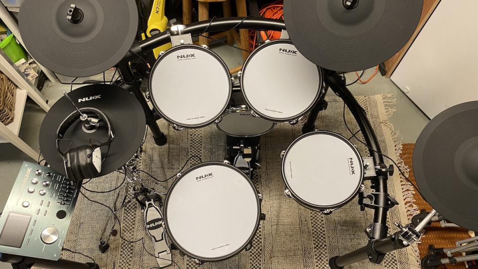 Overhead shot of NUX DM-8 set up in this writer's workshop