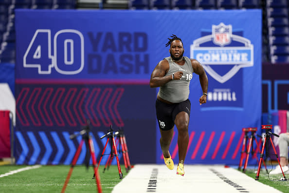 INDIANAPOLIS, INDIANA – FEBRUARY 29: Zion Logue #DL16 of Georgia runs the the 40-yard dash during the NFL Combine at Lucas Oil Stadium on February 29, 2024 in Indianapolis, Indiana. (Photo by Kevin Sabitus/Getty Images)