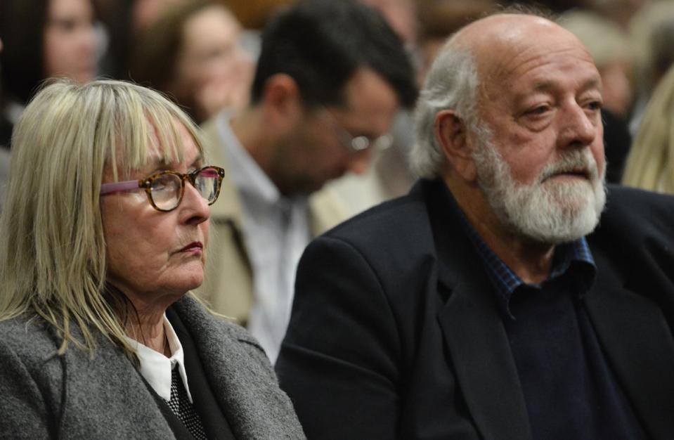 Reeva Steenkamp's mother June, and her late father Barry, during Pistorius' sentencing hearing in 2016 (AFP via Getty Images)