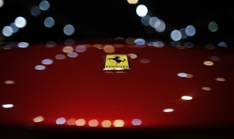 Il logo Ferrari. REUTERS/Christian Hartmann