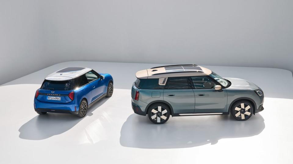 2025 mini cooper electric and countryman electric lineup in blue