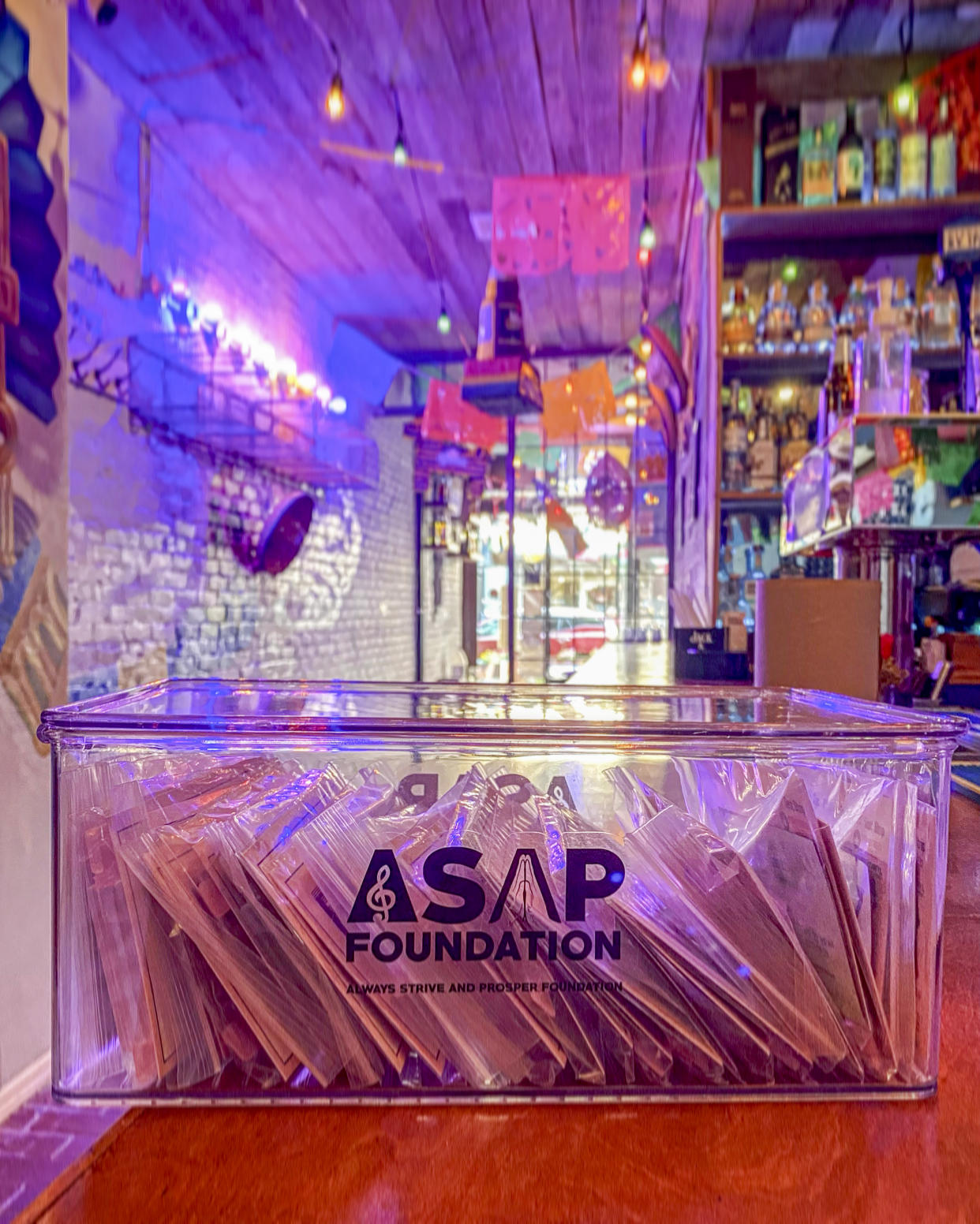 Una foto proporcionada por la Fundación A$AP muestra el restaurante mexicano Mictlan ubicado en el Lower East Side en Manhattan, el cual le ofrece tiras de fentanilo a sus clientes. (Fundación A$AP vía The New York Times)