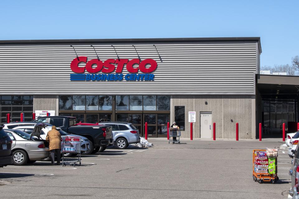 Minneapolis, Minnesota, Costco Business Center. Costco is a members-only warehouse selling everything from groceries to electronics. (Photo by: Michael Siluk/UCG/Universal Images Group via Getty Images)