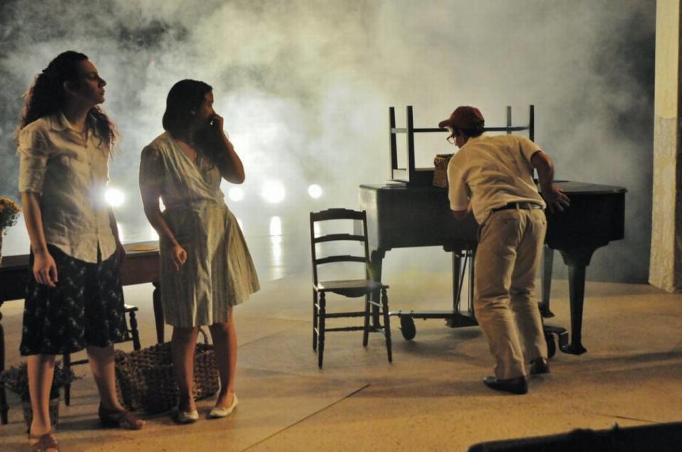 Nilo Cruz directed a Spanish-language production of “Two Sisters and a Piano” in 2019 for Arca Images featuring (left to right) Ysmercy Salomón, Laura Alemán and Andy Barbosa.