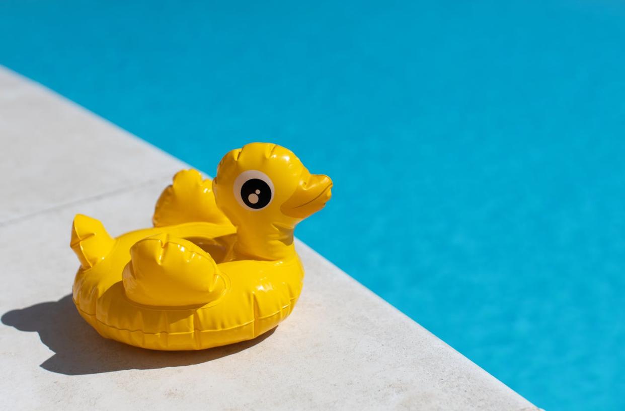 <a href="https://www.shutterstock.com/image-photo/inflatable-yellow-mini-duck-cocktail-stand-1902203917" rel="nofollow noopener" target="_blank" data-ylk="slk:AllUNeed/Shutterstock;elm:context_link;itc:0;sec:content-canvas" class="link ">AllUNeed/Shutterstock</a>