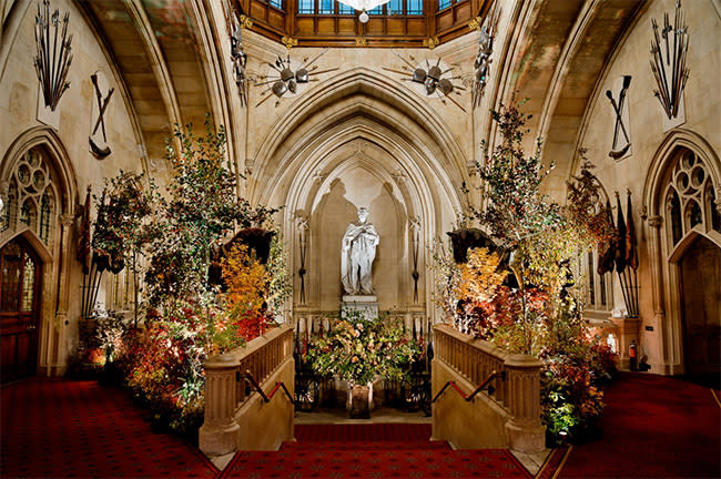 princess-eugenie-wedding-flowers-inside