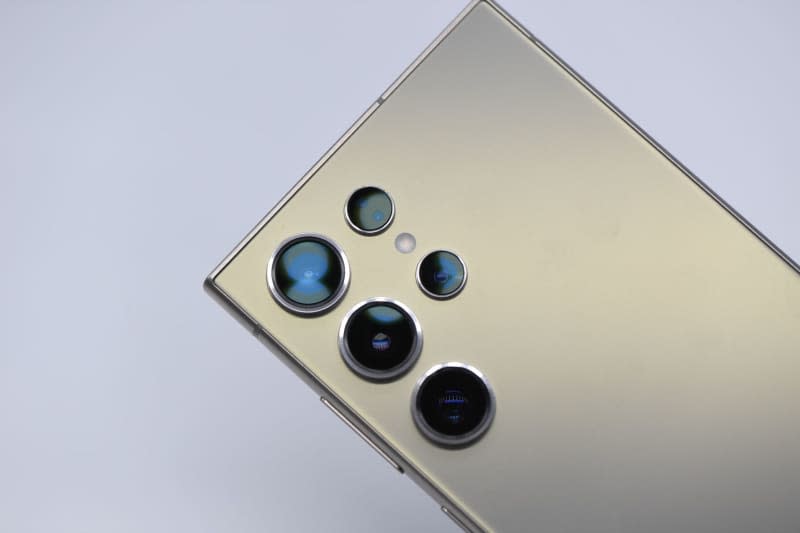 Samsung is hailing the dawn of a new era of AI-powered smartphones led by the flagship Galaxy S24 Ultra. The top of the range model promises better photos, live translation, text transcribing and more thanks to AI. How much is a gimmick and how much genuinely helpful? Christian Klose/dpa